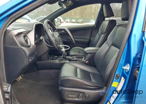 2017 Toyota Rav4 Se z USA, uszkodzony, nr VIN JTMJFREV8HJ704187